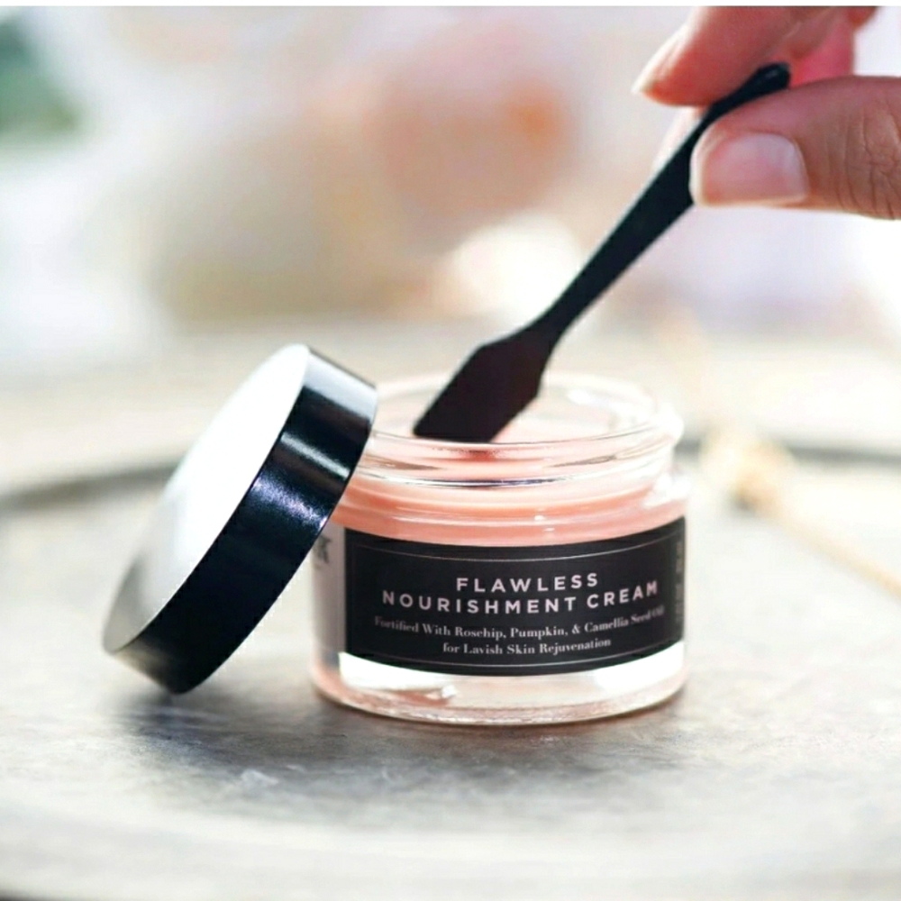 Averr Aglow Flawless Nourishment Cream(PRICE FIRM)